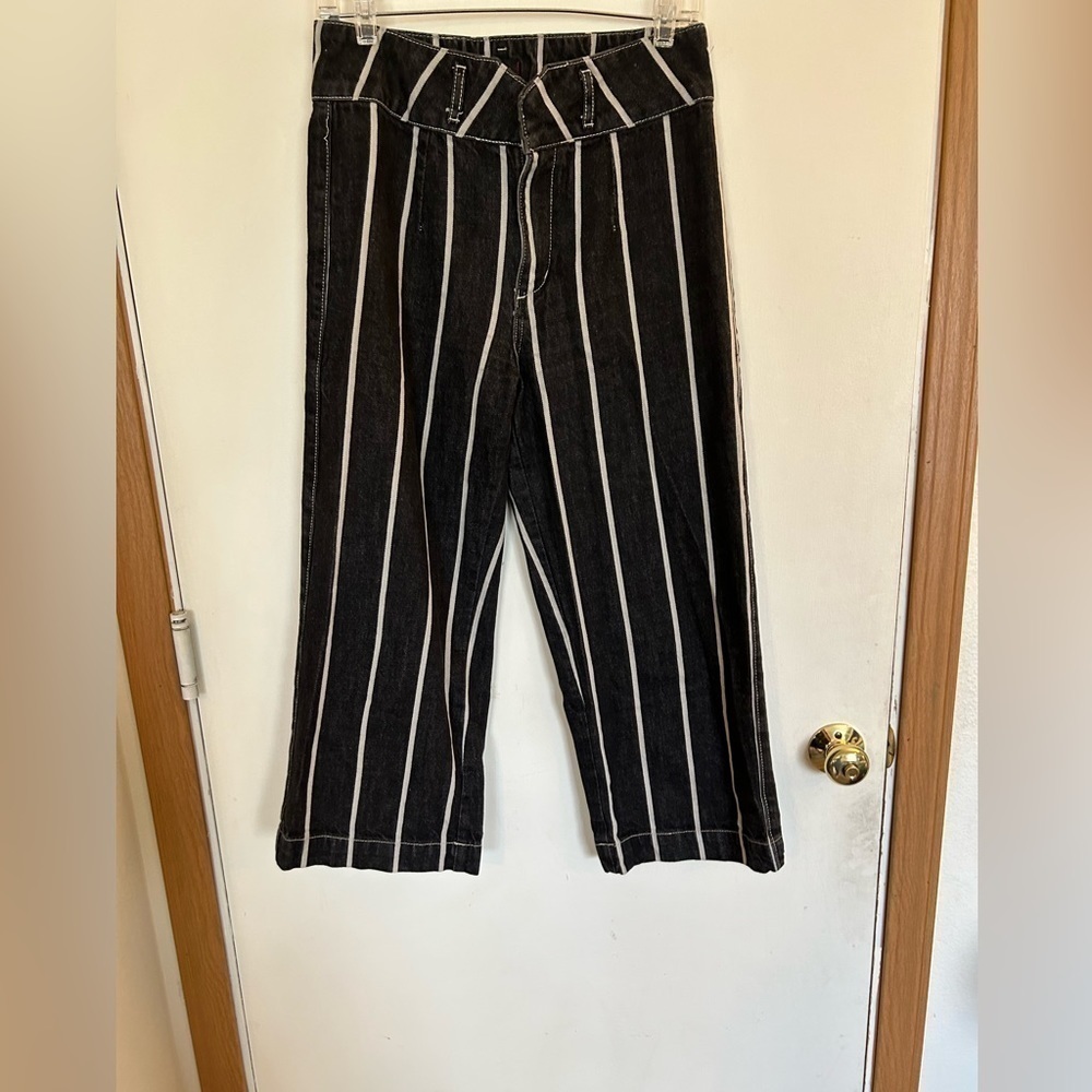BDG black/grey colored  and white wide leg propped denim pants size 28
